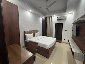 Deluxe Double Room | Free WiFi