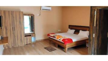 Basic Double Room, Lanai, City View