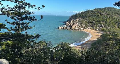 A Tropical Hideaway Magnetic Island Villa | Resort