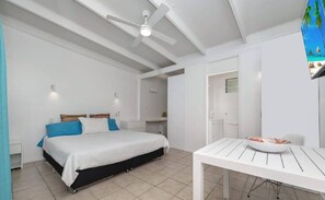 مكواة/لوح كي وواي فاي وملاءات أسرّة