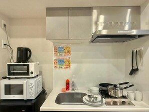 微波炉、烤箱、炉灶、厨具/餐具