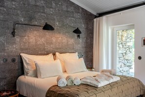 1 habitación, acceso a internet y ropa de cama