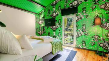 10 bedrooms, Internet, bed sheets