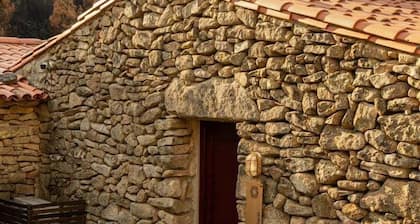 The Mill Retreat w/ Pool & BBQ by Portugal Active