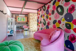 Télévision, cheminée