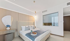 Standard-Apartment, Meerblick | Zimmersafe, laptopgeeigneter Arbeitsplatz, Verdunkelungsvorhänge