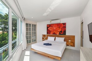 标准公寓式客房, 阳台, 海景 | 客房内保险箱、遮光窗帘、熨斗/熨衣板、免费 WiFi