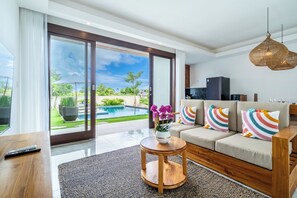 Superior Villa, Patio, Ocean View | Living area