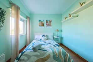 2 habitaciones, escritorio, tabla de planchar con plancha y wifi gratis