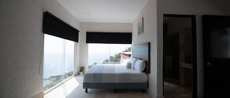 5 bedrooms, iron/ironing board, WiFi