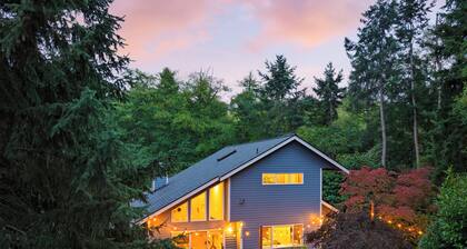 Forest Front Home w/ Fire Pit, Mins to Beaches, Wineries | Cedarview Retreat