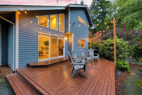 Forest Front Home w/ Fire Pit, Mins to Beaches, Wineries | Cedarview Retreat