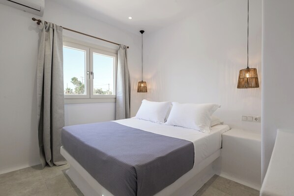 Blackout drapes, iron/ironing board, free WiFi