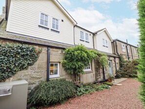 Exterior - Peary House (Alnwick)