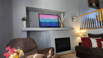 TV, fireplace