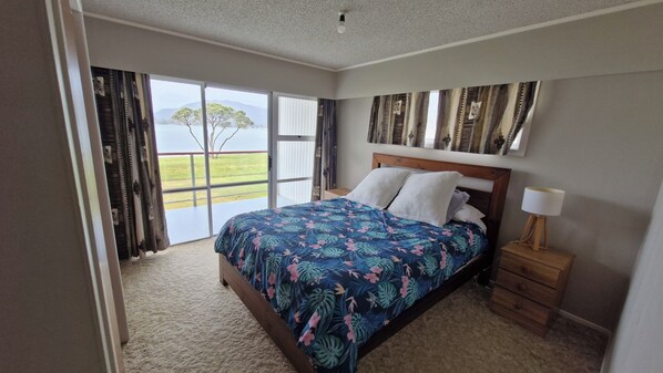 5 bedrooms, travel crib, free WiFi, bed sheets