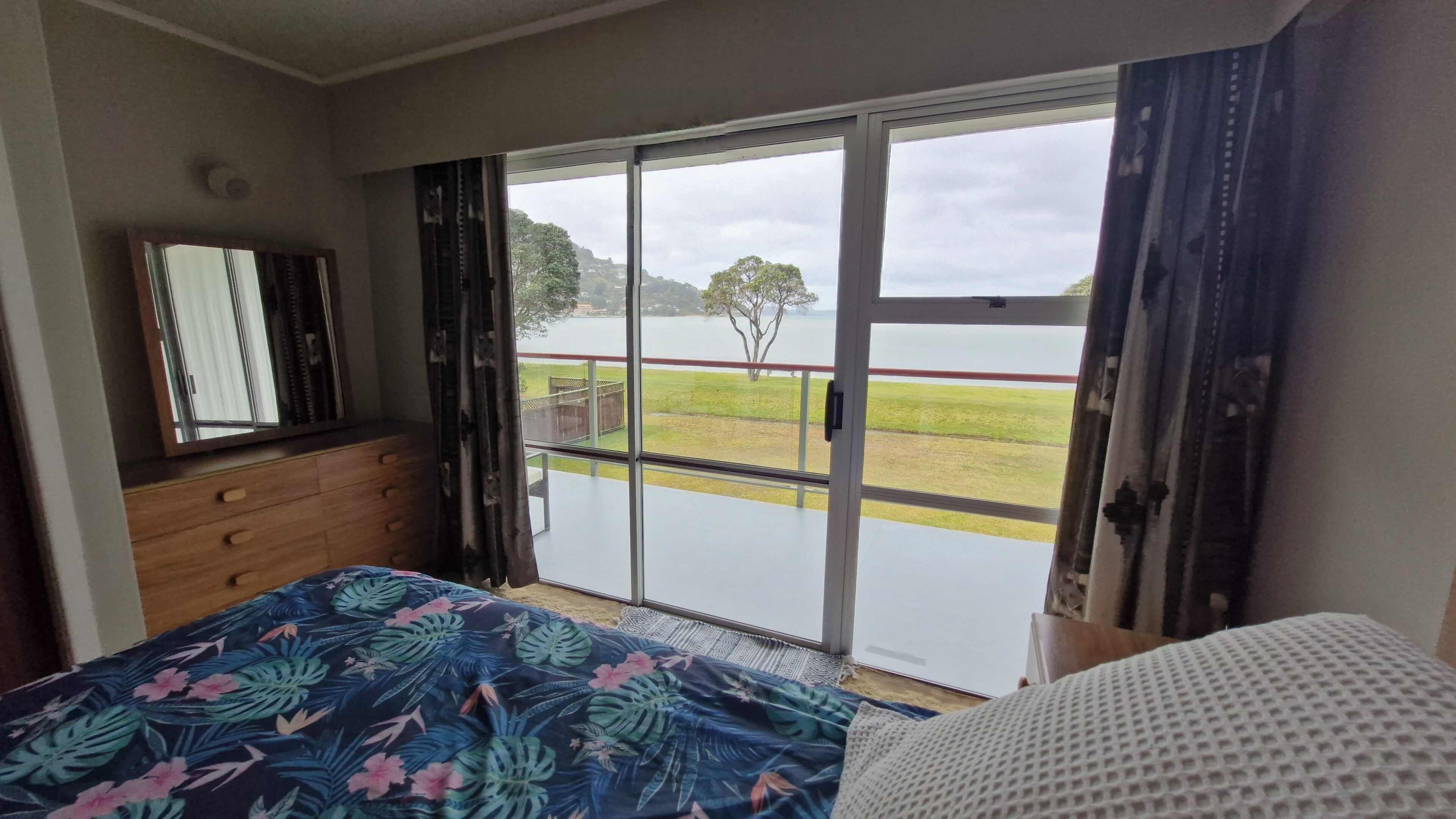 5 bedrooms, travel crib, free WiFi, bed sheets