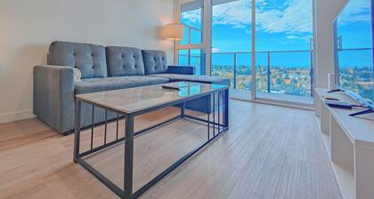 Stylish Surrey Downtown Condo Perfect for Couples