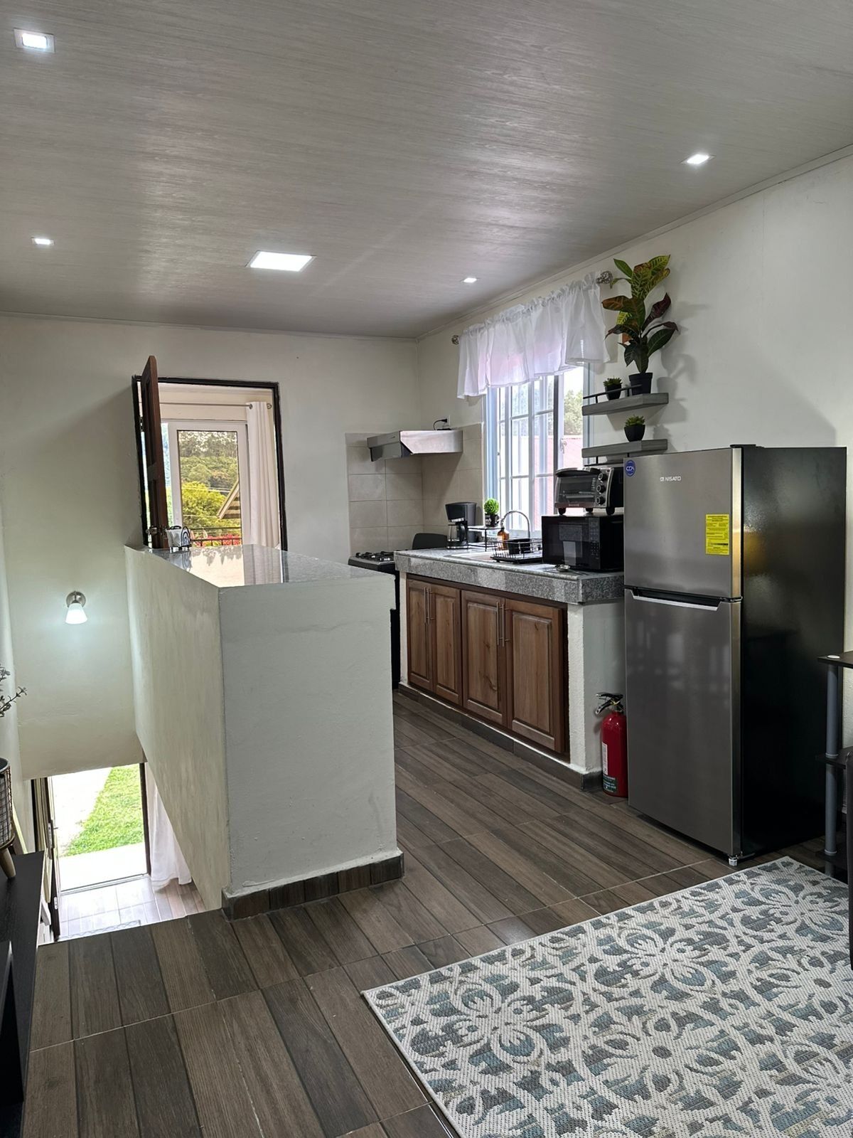 ثلاجة، ميكروويف، فرن، موقد طهي مسطح