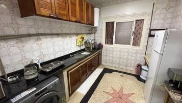 Fridge, coffee/tea maker, toaster, high chair