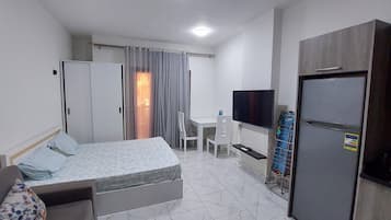 1 bedroom, iron/ironing board, internet