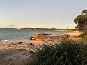 Beach nearby, beach towels - Modern home in a tranquil bush setting, next to the Royal National Park. (Bundeena)