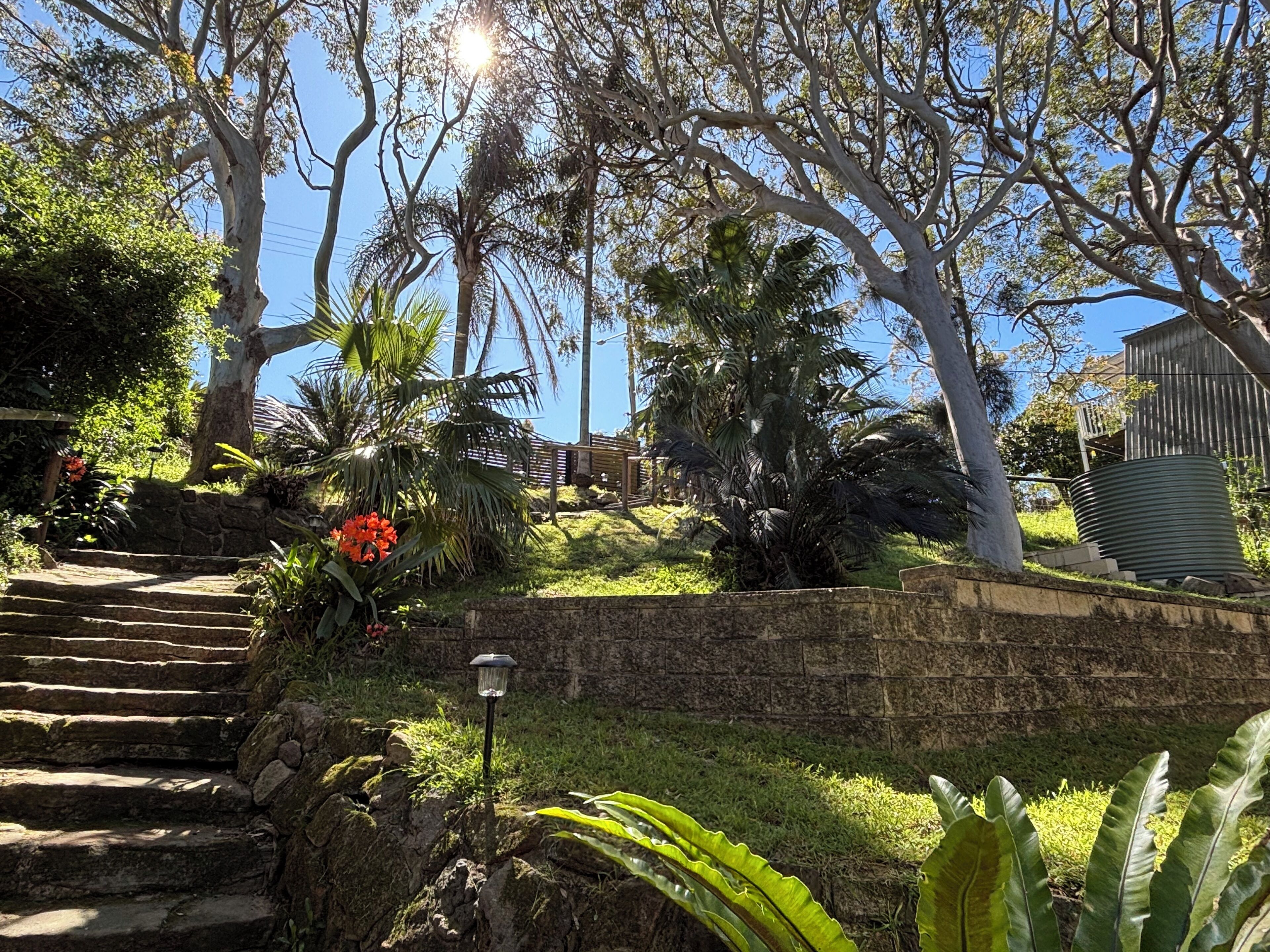 المنطقة المحيطة بالمنشأة