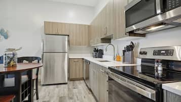 Exclusive Condo, 1 King Bed with Sofa bed | Private kitchen | Fridge, microwave, oven, stovetop