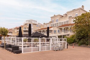 Outdoor dining - Apartment Comfort in Ouddorp (Ouddorp)
