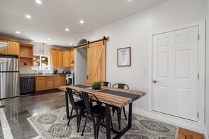 Departamento, 3 habitaciones | Comedor