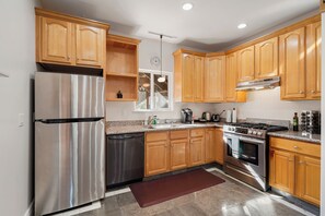 Apartment, 3 Bedrooms | Private kitchen | Dining tables