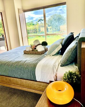 3 bedrooms, desk, iron/ironing board, free WiFi - The Tournament House, Luxe Golf Resort Sanctuary Lakes, 20km to Melbourne Center (Point Cook)