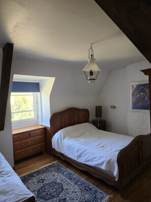 3 bedrooms, iron/ironing board, travel cot, WiFi