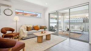 Unclassified image, 3 of 40, button - The Laneway | Café Strip + Teen Loft, Sleeps 6 (East Victoria Park)