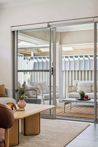 Spacious Luxury Home | City Stay | Walk to Restaurants