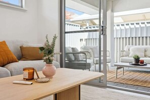 تلفزيون، مكتب