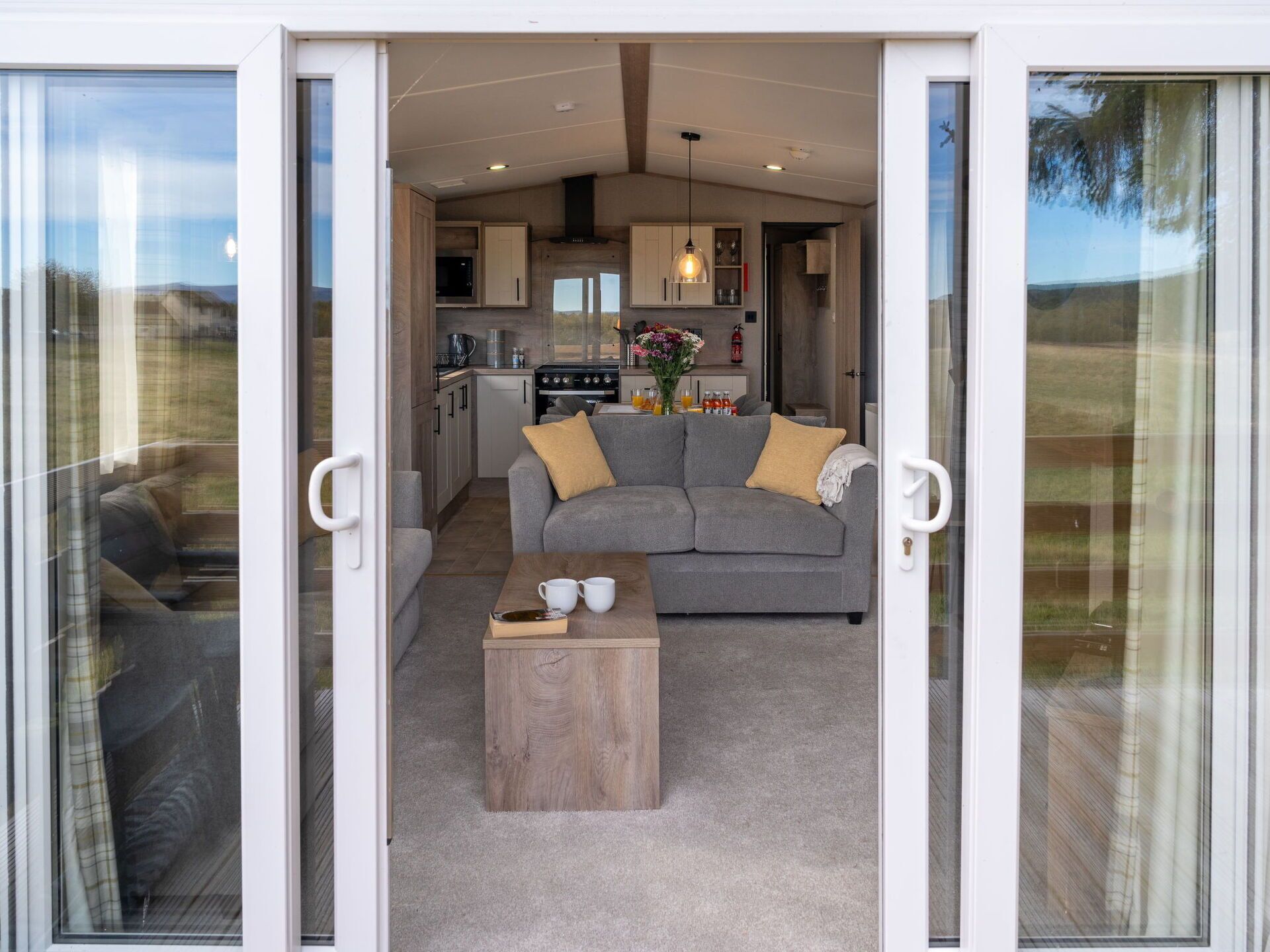 المنشأة من الداخل