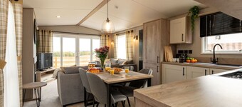 Beautiful private villa for 4 people with WIFI, TV and patio