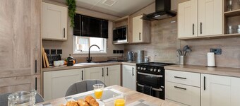 Stunning private villa for 4 guests with WIFI, TV and patio