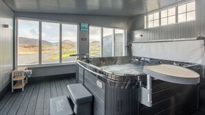 Interior - Wonderful private villa for 17 people with hot tub, WIFI, TV, patio and panoramic view (Daliburgh)