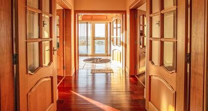 Beautiful private villa for 17 people with hot tub, WIFI, TV, patio and panoramic view