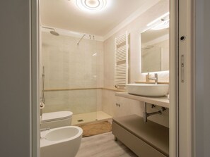 Towels - Lovely apartment for 4 people with A/C, WIFI, TV and balcony (Viareggio)