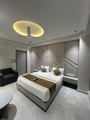Deluxe Room, City View