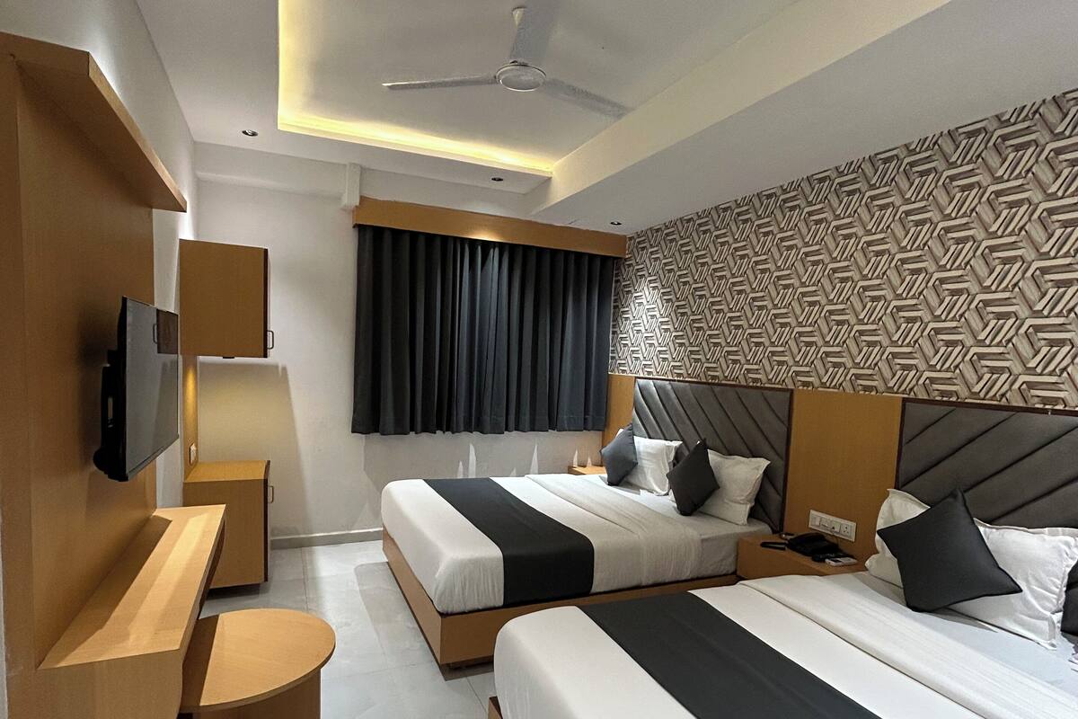 Deluxe Room, City View
