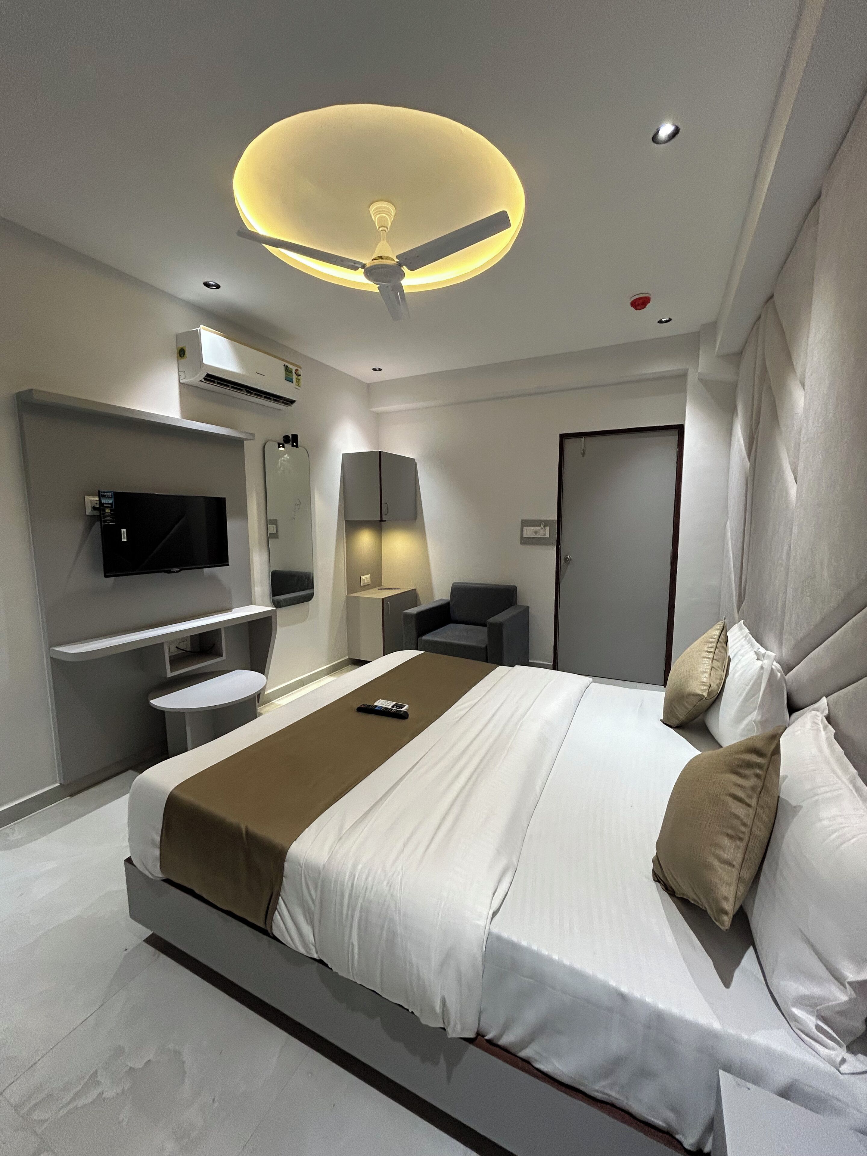 Deluxe Room, City View