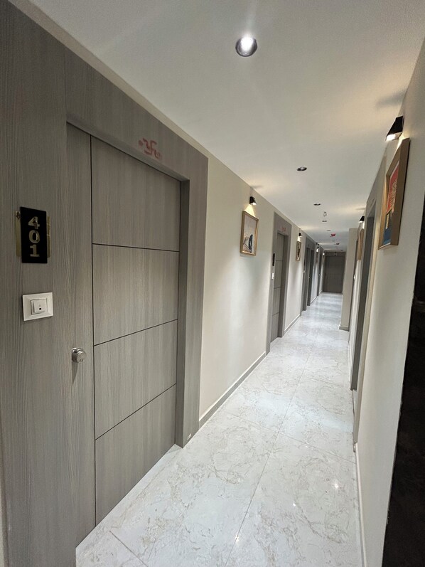 Lobby - Hotel Prime Town (Ahmedabad)
