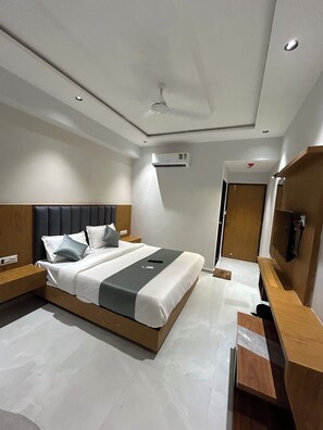 Deluxe Room, City View