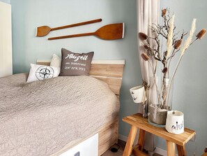 Iron/ironing board, free WiFi