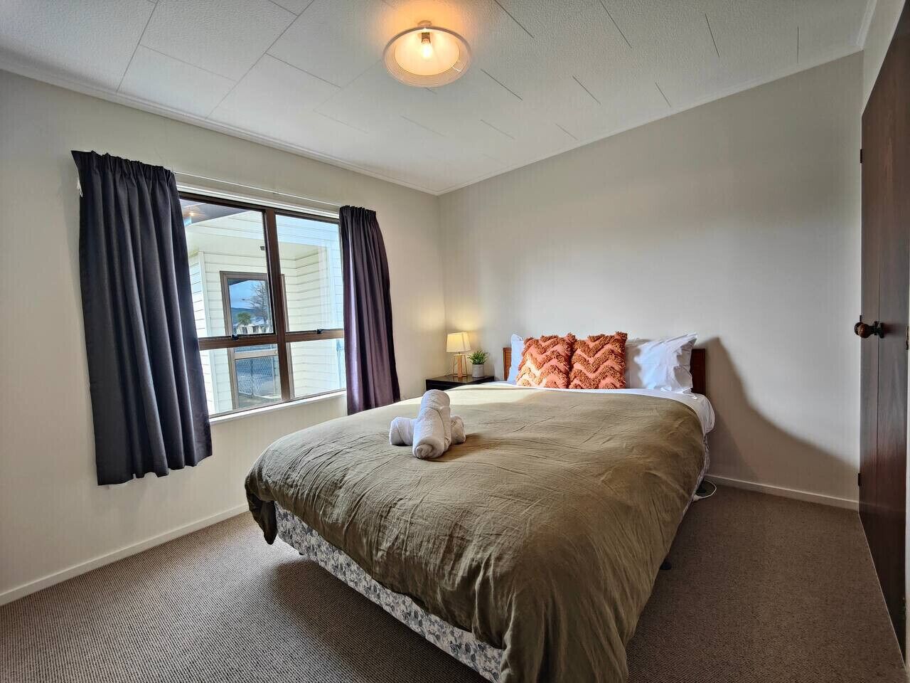 4 bedrooms, WiFi, bed sheets