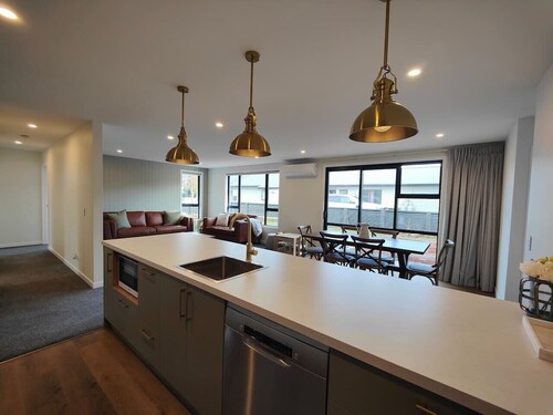 Luxury on Luxmore Drive